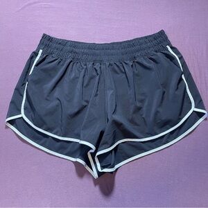 OFFLINE By Aerie Hot Stuff Low Rise Short in Black - Size Large Pockets Lined